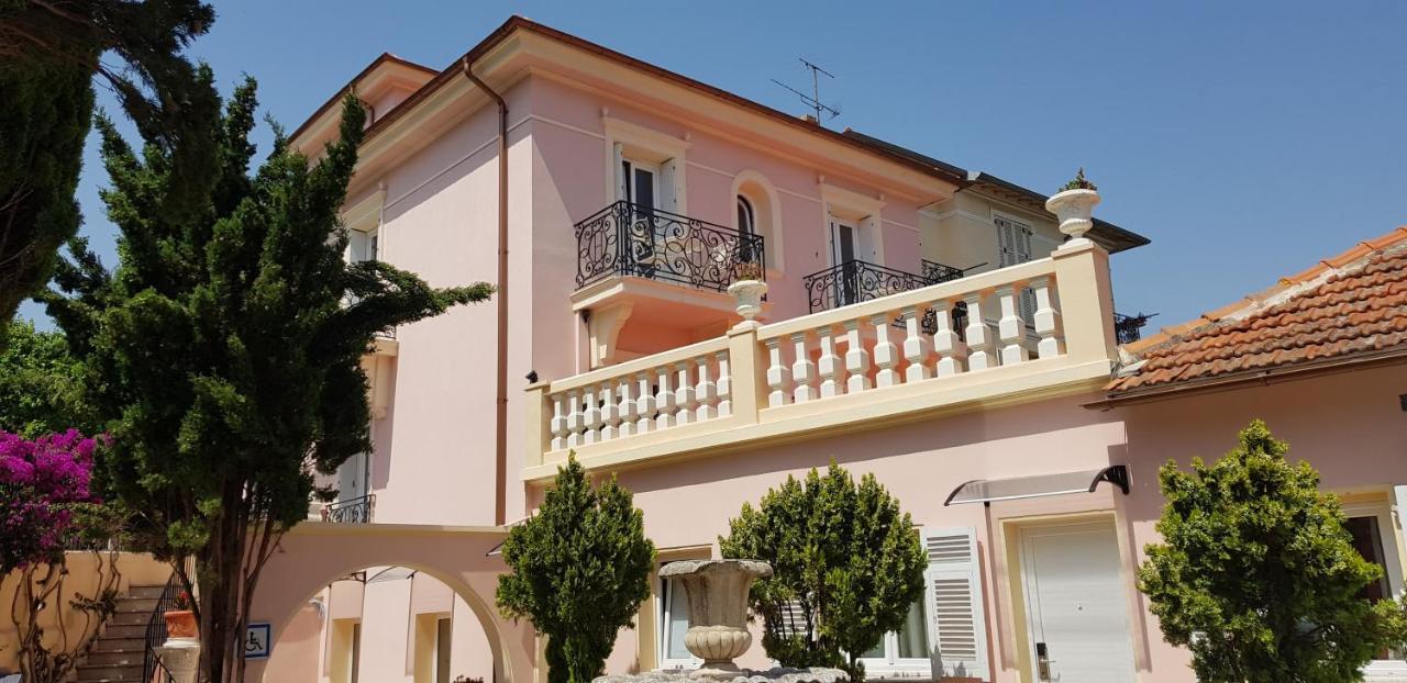 Le Vauban Hotel Villefranche-sur-Mer Exterior foto